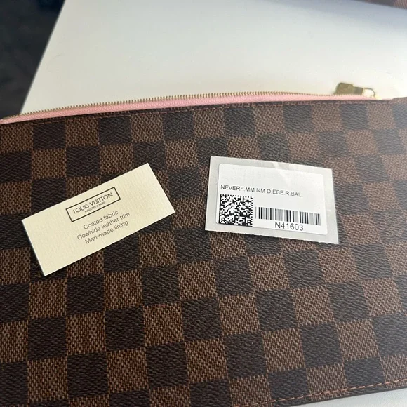 Louis Vuitton Neverfull MM - Picture 8 of 9